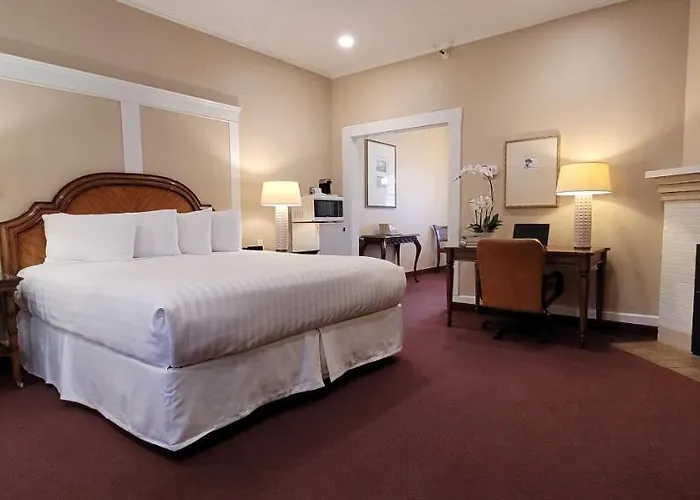 Butterfly Grove Inn