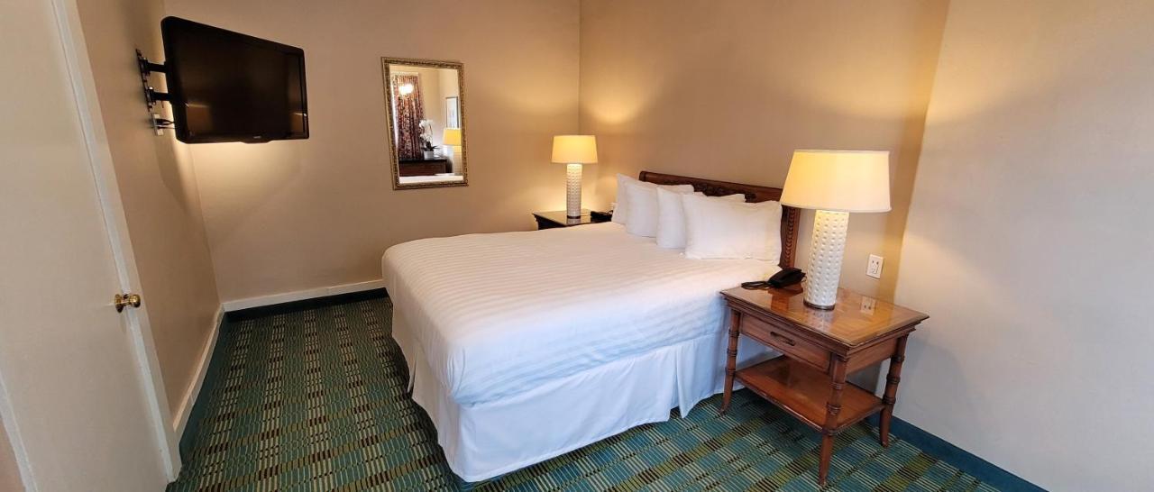 Motel Butterfly Grove 2*
